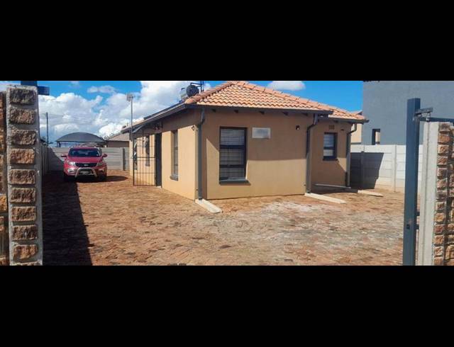 3 BEDROOM HOUSE FOR SALE IN PROTEA GLEN